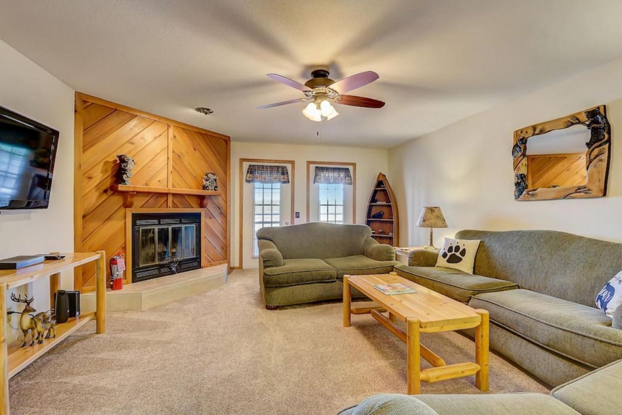Brown Family Condo For Families Golf Trips And Girls Getaways Wisconsin Dells Esterno foto