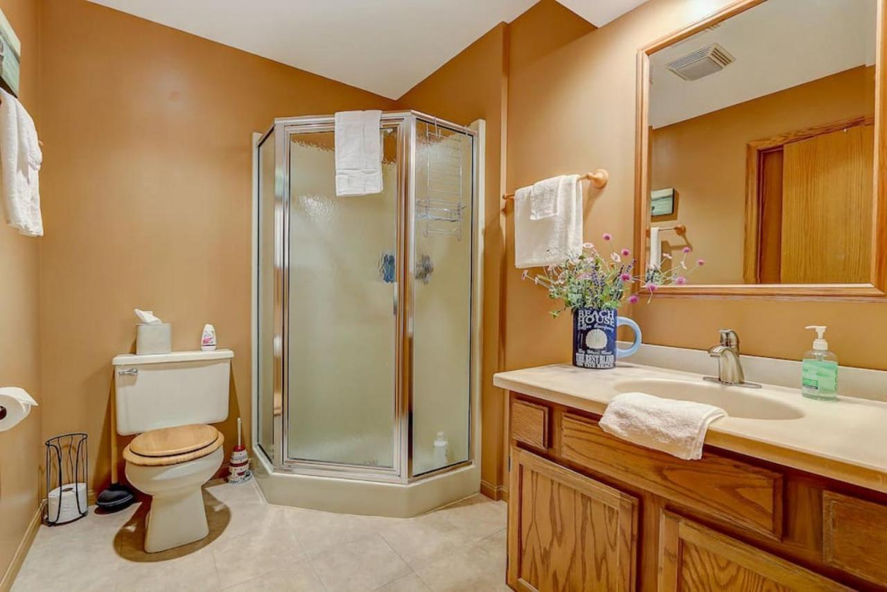 Brown Family Condo For Families Golf Trips And Girls Getaways Wisconsin Dells Esterno foto