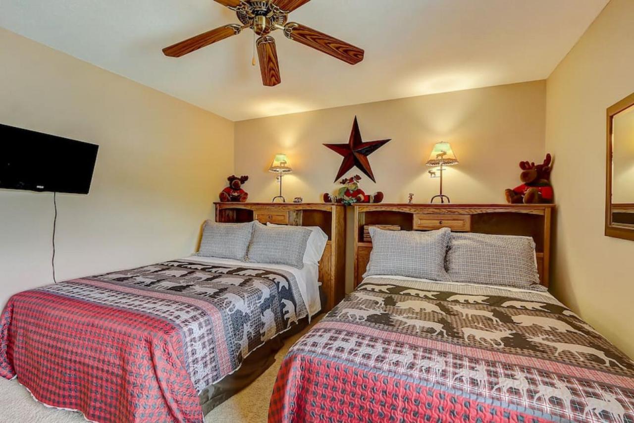 Brown Family Condo For Families Golf Trips And Girls Getaways Wisconsin Dells Esterno foto